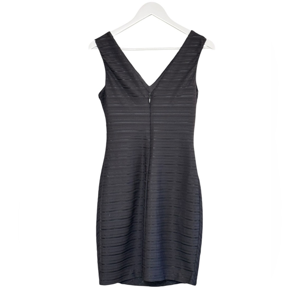 Guess Los Angeles Tonal Chevron V Neck Sheath Little Black Sexy Dress- Size 4 - Picture 8 of 16